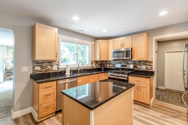 3319 Western Avenue, Highland Park, IL 60035