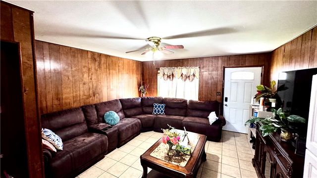 2000 A & B Dee Avenue, Springdale, AR 72762