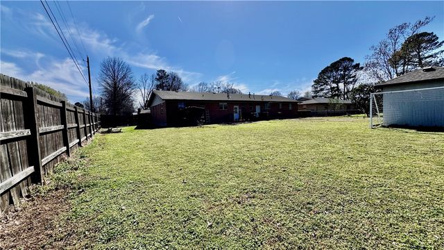 2000 A & B Dee Avenue, Springdale, AR 72762