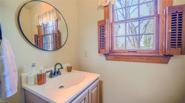 201 Arch RD, Chesapeake, VA 23322