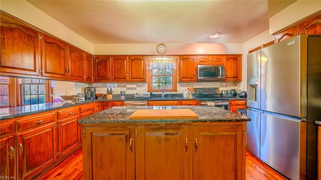 201 Arch RD, Chesapeake, VA 23322