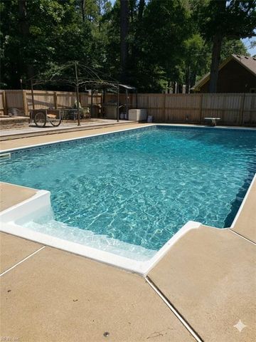 201 Arch RD, Chesapeake, VA 23322