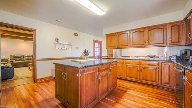 201 Arch RD, Chesapeake, VA 23322