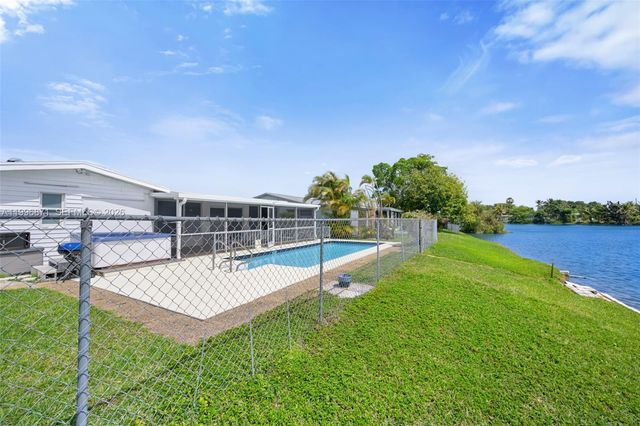 2320 NW 73rd Ave, Sunrise, FL 33313