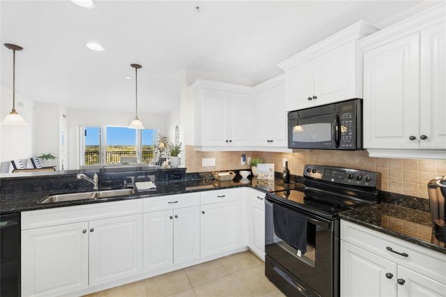 167 TAMPA AVENUE E 914, Venice, FL 34285