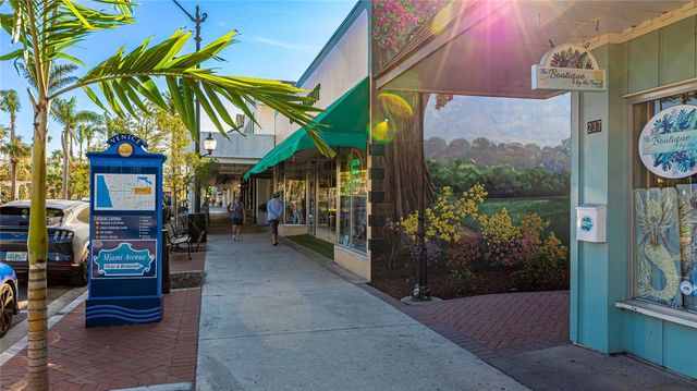 167 TAMPA AVENUE E 914, Venice, FL 34285