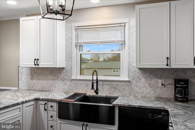 133 MEADE DR, Winchester, VA 22602