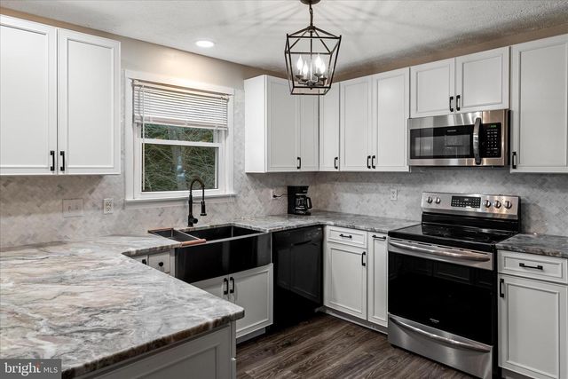 133 MEADE DR, Winchester, VA 22602