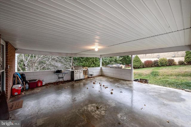 133 MEADE DR, Winchester, VA 22602