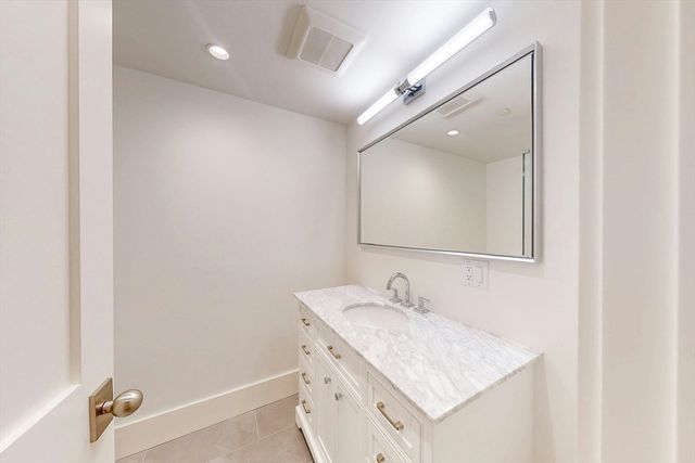 55-57 Hancock St, Boston, MA 02114