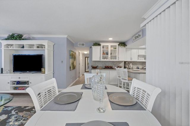 460 BASE AVENUE E 113, Venice, FL 34285