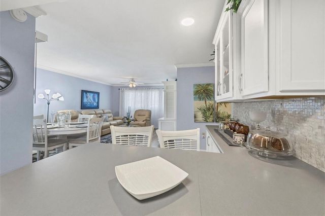 460 BASE AVENUE E 113, Venice, FL 34285