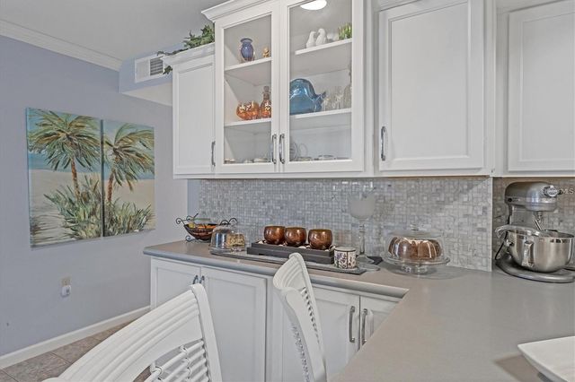 460 BASE AVENUE E 113, Venice, FL 34285