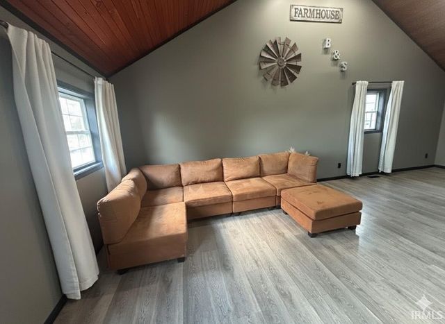 7237 E 370 S Road, Walkerton, IN 46574