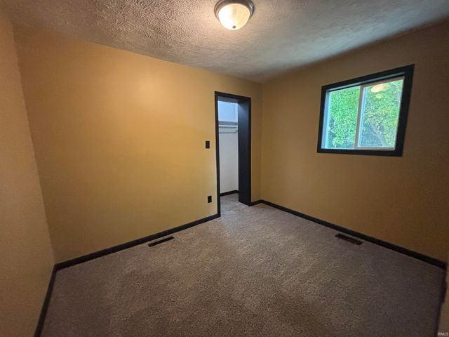 7237 E 370 S Road, Walkerton, IN 46574