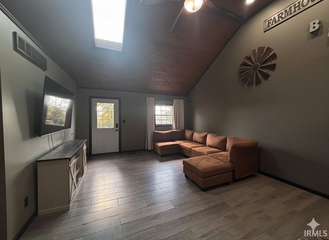 7237 E 370 S Road, Walkerton, IN 46574