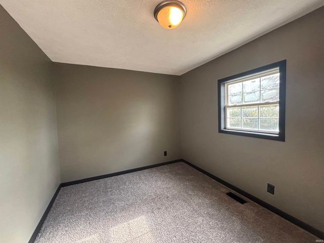 7237 E 370 S Road, Walkerton, IN 46574