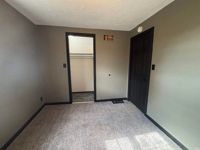 7237 E 370 S Road, Walkerton, IN 46574