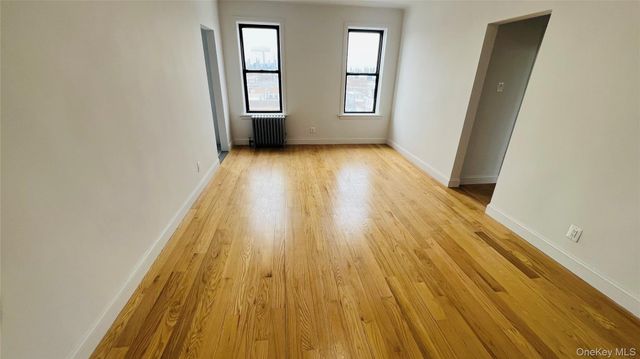 6105 39th Avenue D6, Woodside, NY 11377