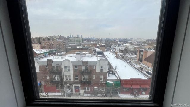 6105 39th Avenue D6, Woodside, NY 11377