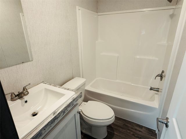 3001 Elmwood Drive, Granbury, TX 76048