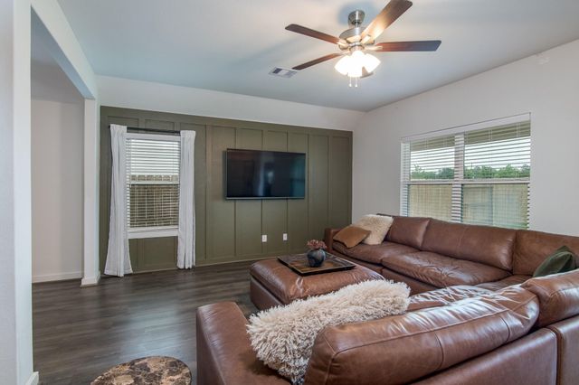 4067 Colony River Rock Boulevard, Pinehurst, TX 77362