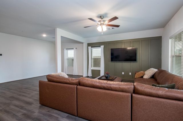 4067 Colony River Rock Boulevard, Pinehurst, TX 77362