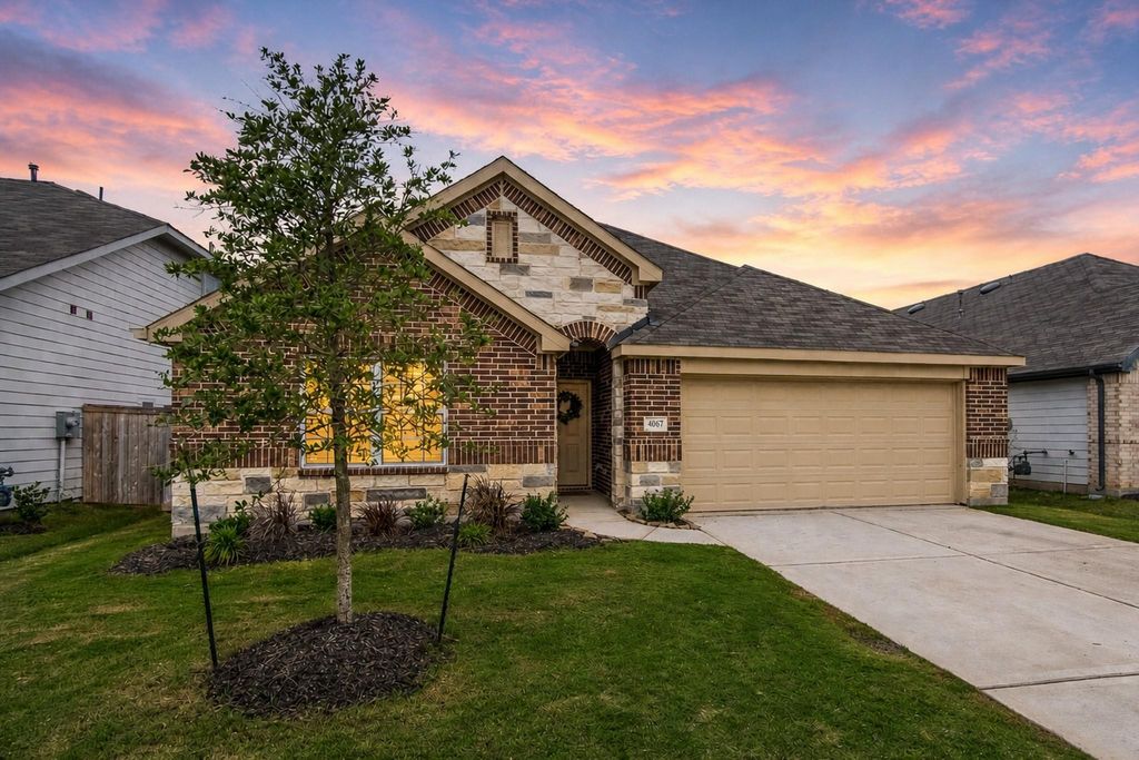 4067 Colony River Rock Boulevard, Pinehurst, TX 77362