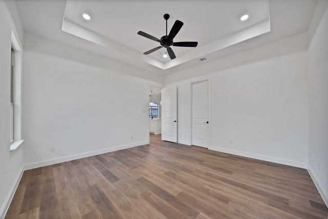 1023 E Allen Avenue, Fort Worth, TX 76104