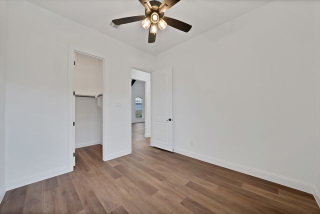 1023 E Allen Avenue, Fort Worth, TX 76104