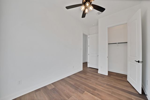 1023 E Allen Avenue, Fort Worth, TX 76104