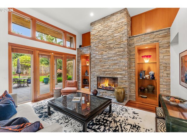 9362 Se PENNINGTON Ct, Happy Valley, OR 97086