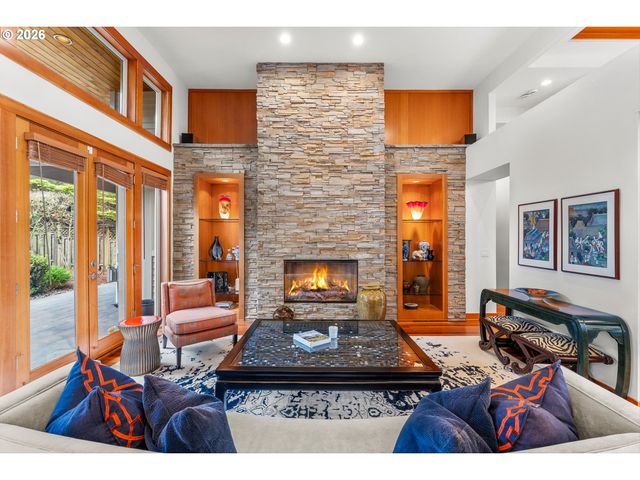 9362 Se PENNINGTON Ct, Happy Valley, OR 97086