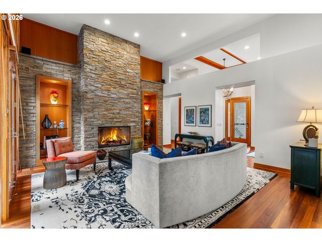 9362 Se PENNINGTON Ct, Happy Valley, OR 97086