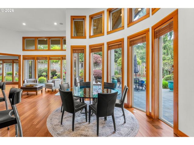 9362 Se PENNINGTON Ct, Happy Valley, OR 97086