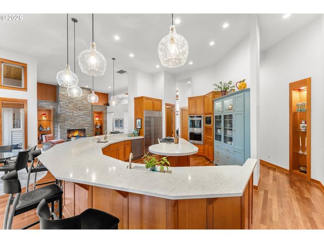 9362 Se PENNINGTON Ct, Happy Valley, OR 97086