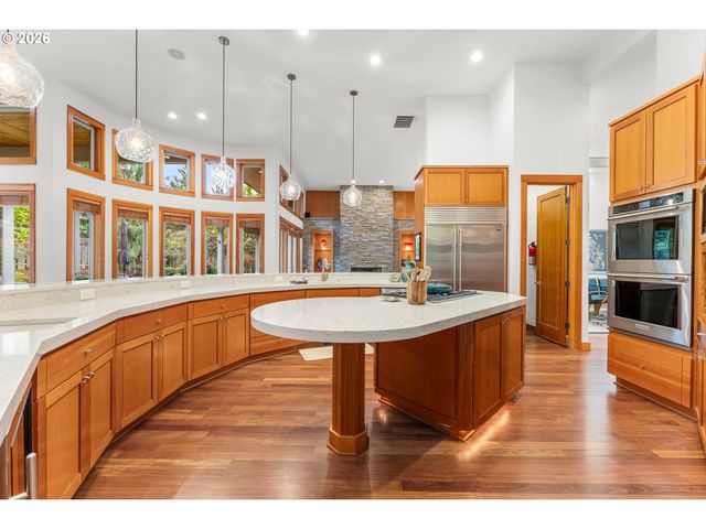 9362 Se PENNINGTON Ct, Happy Valley, OR 97086