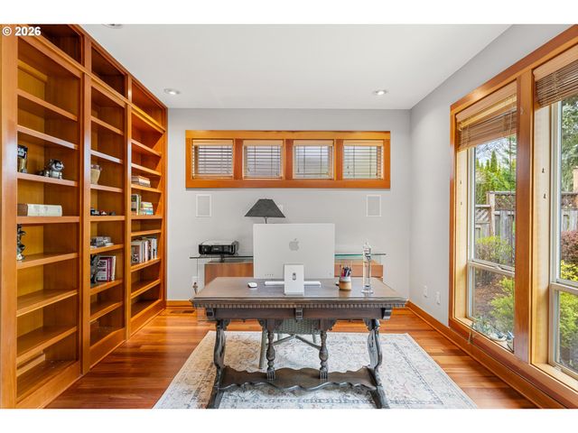 9362 Se PENNINGTON Ct, Happy Valley, OR 97086