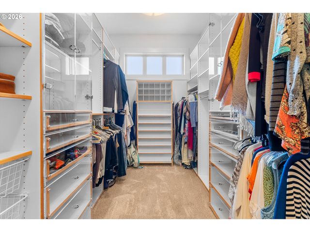 9362 Se PENNINGTON Ct, Happy Valley, OR 97086