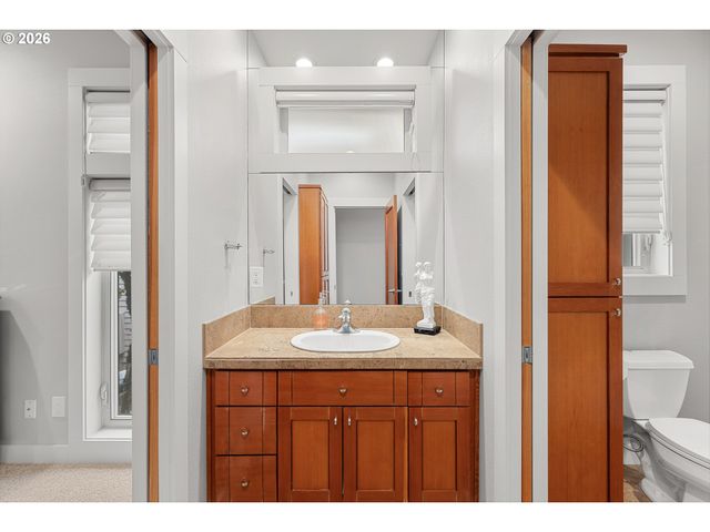 9362 Se PENNINGTON Ct, Happy Valley, OR 97086