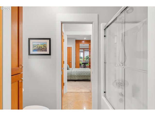 9362 Se PENNINGTON Ct, Happy Valley, OR 97086