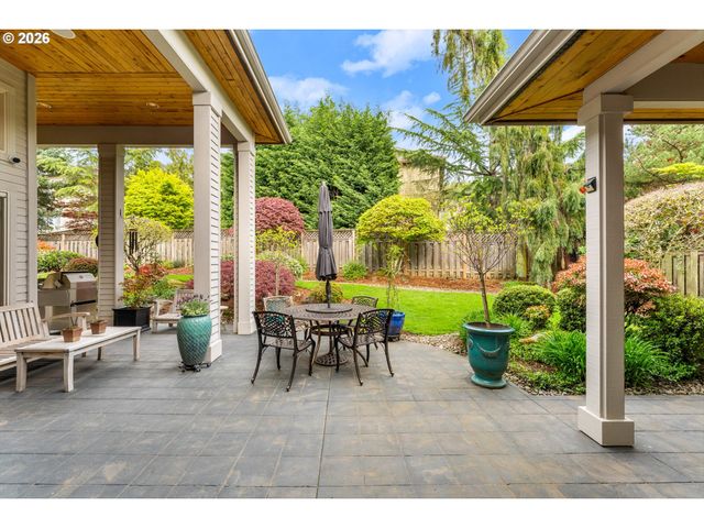 9362 Se PENNINGTON Ct, Happy Valley, OR 97086