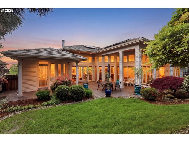 9362 Se PENNINGTON Ct, Happy Valley, OR 97086