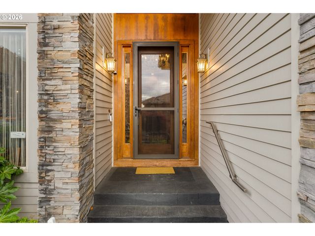 9362 Se PENNINGTON Ct, Happy Valley, OR 97086