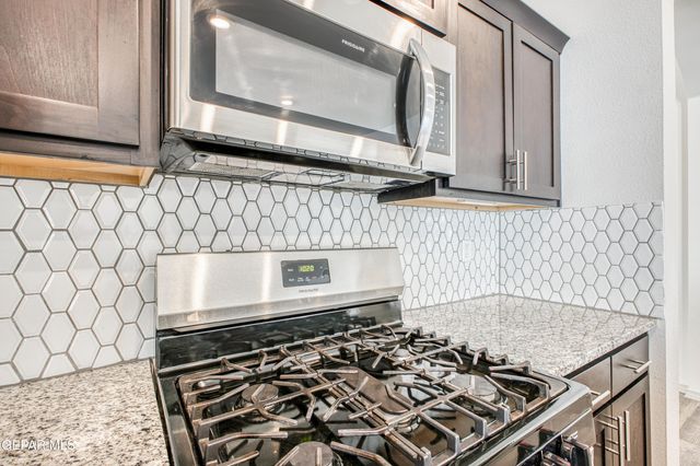 1001 Summer Lake Street, El Paso, TX 79928