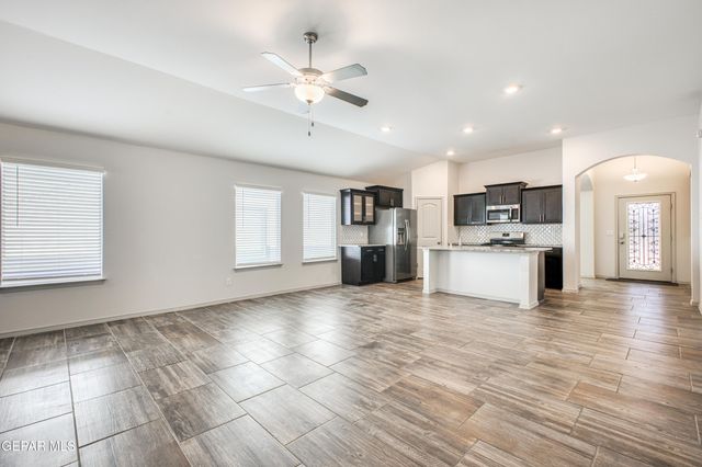 1001 Summer Lake Street, El Paso, TX 79928