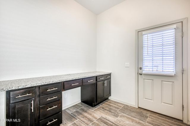 1001 Summer Lake Street, El Paso, TX 79928