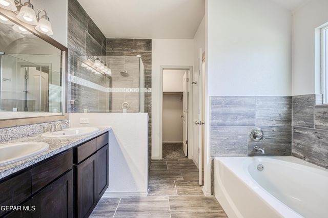 1001 Summer Lake Street, El Paso, TX 79928