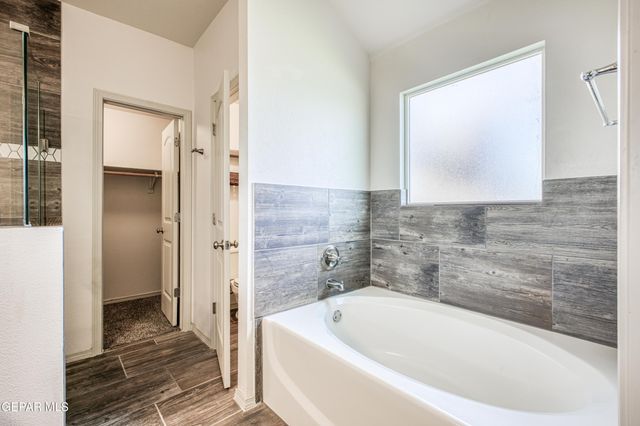 1001 Summer Lake Street, El Paso, TX 79928