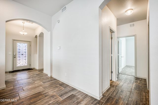 1001 Summer Lake Street, El Paso, TX 79928